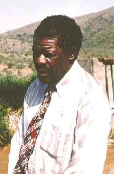 Lucas SITHOLE in 1992, photographed in front of his studio near Pongola